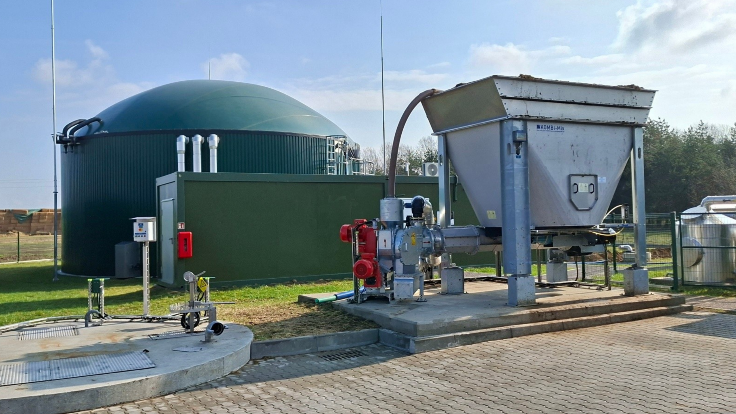 Biogazownia edukacyjna SGGW w Wilanowie-Oborach: zbiornik fermentacyjny i instalacja zasilania – Grupa KDM